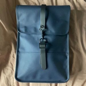 RAINS MINI BACKPACK in dark blue/moon